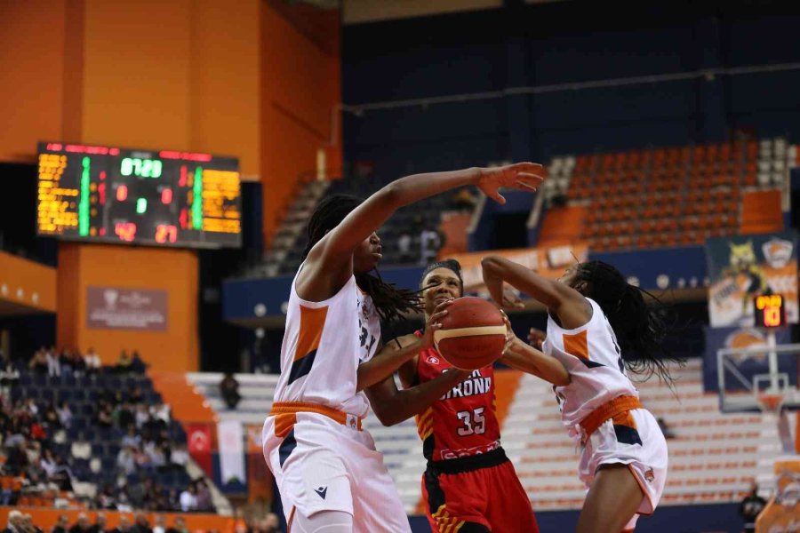 Çukurova Basketbol, Evinde Farklı Kazandı