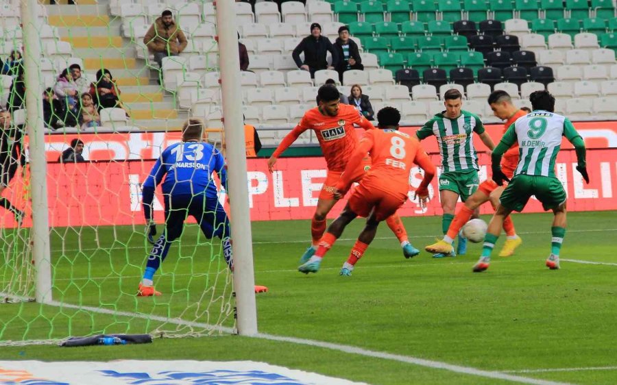 Spor Toto Süper Lig: Konyaspor: 1 - Alanyaspor: 0 (ilk Yarı)