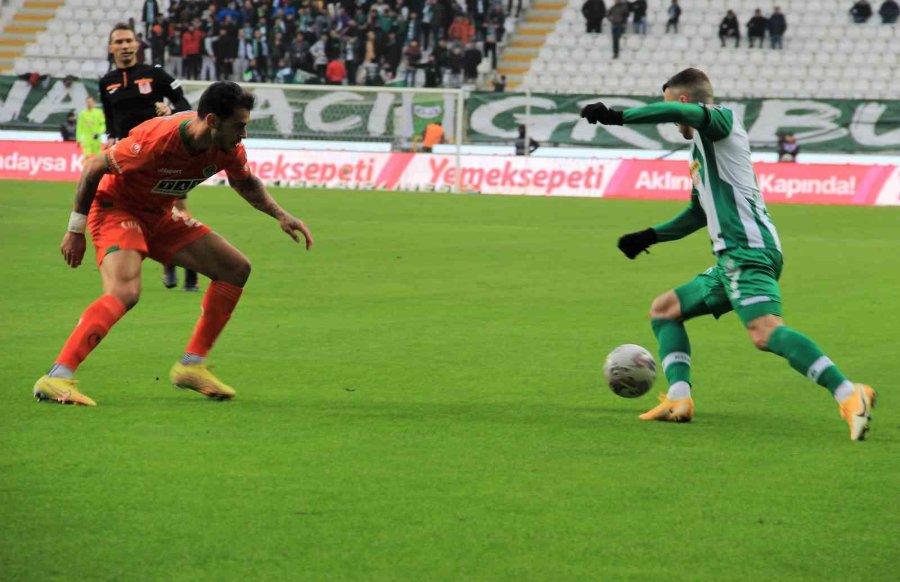 Spor Toto Süper Lig: Konyaspor: 1 - Alanyaspor: 0 (ilk Yarı)