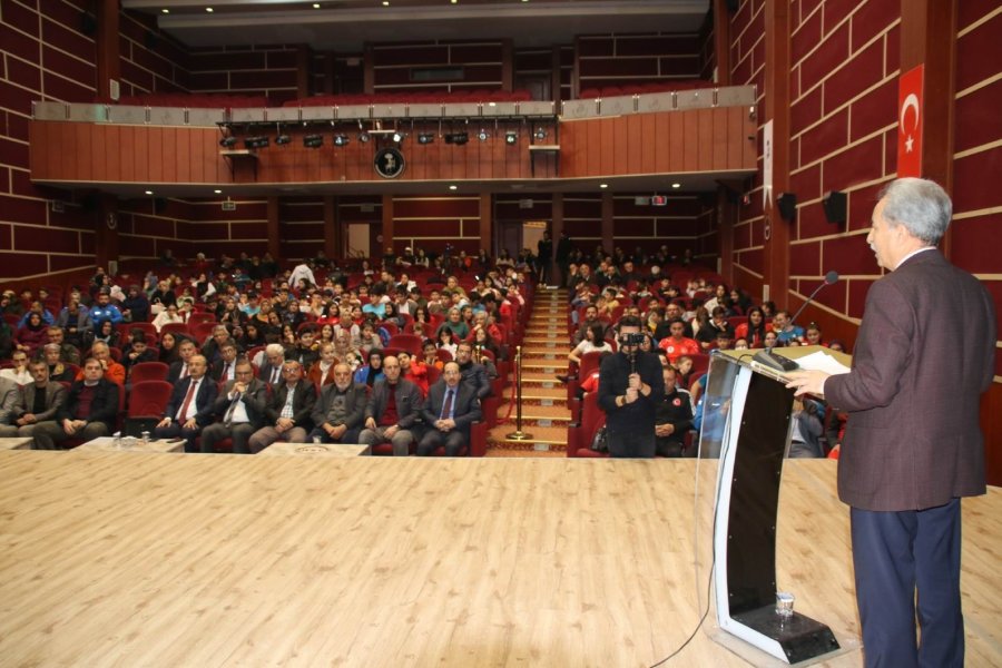 Akşehir Belediyesi Başarılı Sporcuları Ödüllendirdi