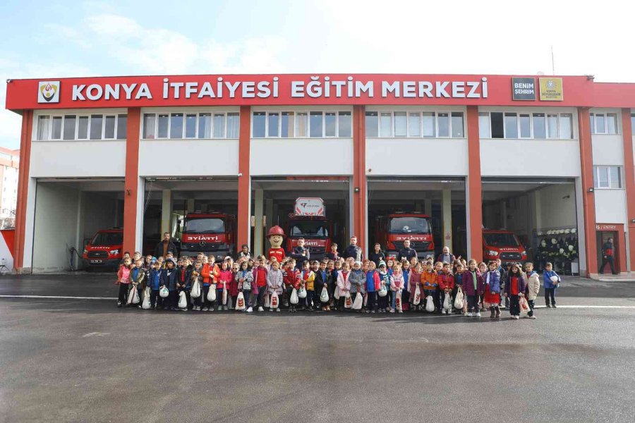 Minik Öğrenciler Konya İtfaiyesi’nde Yangın Bilinci Kazanıyor