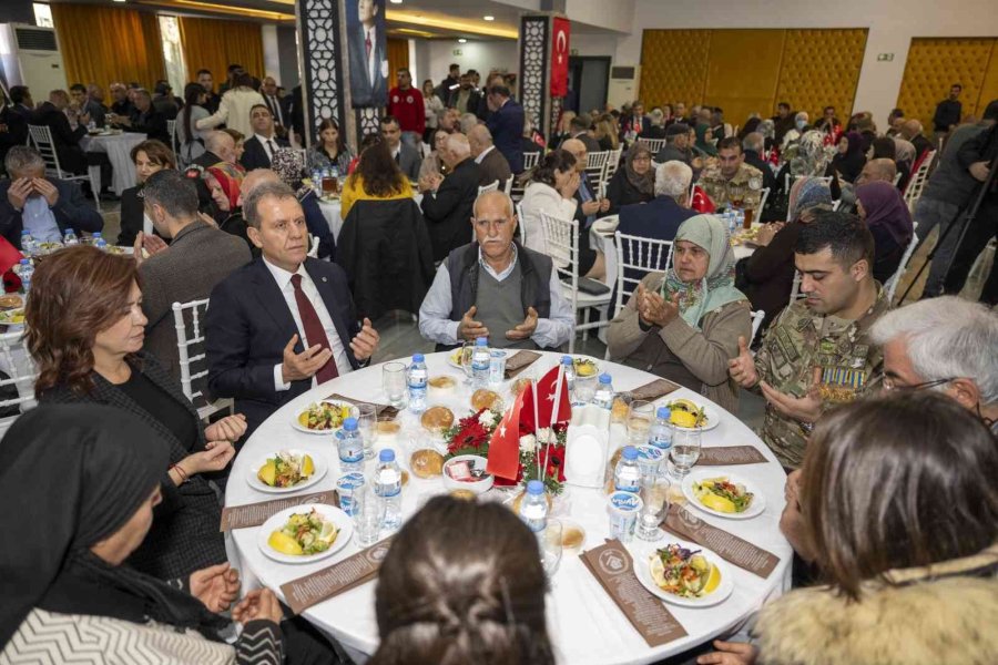 Seçer, Şehit Aileleri Ve Gazilerle Bir Araya Geldi