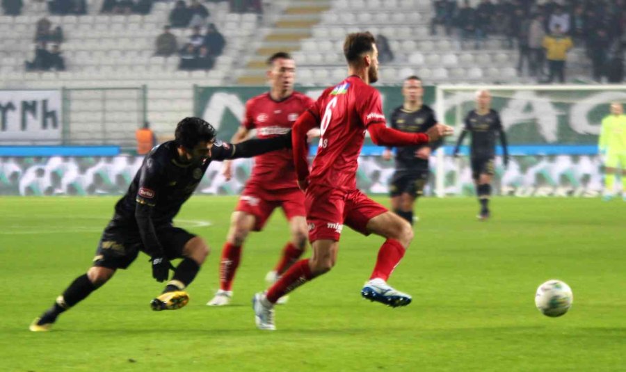 Spor Toto Süper Lig: Konyaspor: 1 - Sivasspor: 1 (ilk Yarı)