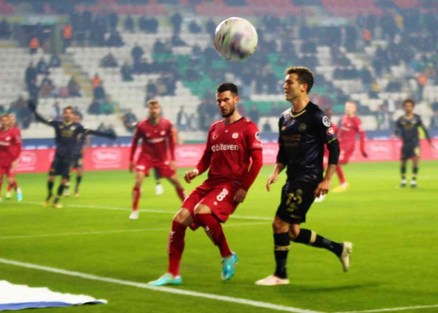 Spor Toto Süper Lig: Konyaspor: 1 - Sivasspor: 1 (ilk Yarı)