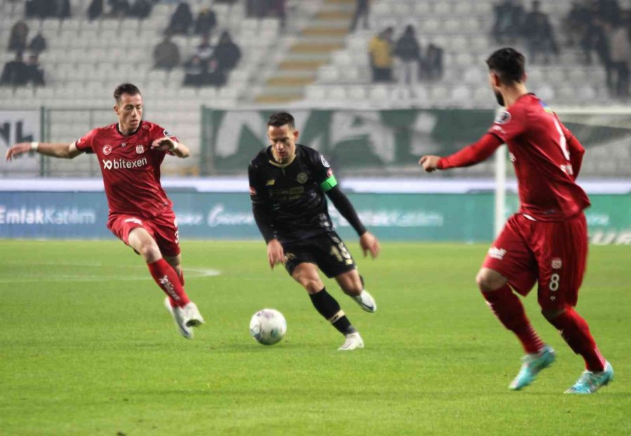 Spor Toto Süper Lig: Konyaspor: 1 - Sivasspor: 1 (ilk Yarı)