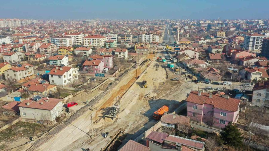 Konya’da Alparslan Türkeş Caddesinde Çalışmalar Sürüyor