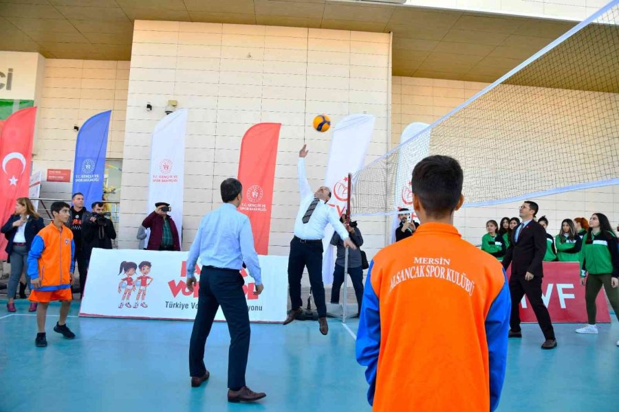 Mersin’de ’her Ay Bir Branş Tanıtım Projesi’ Tanıtıldı