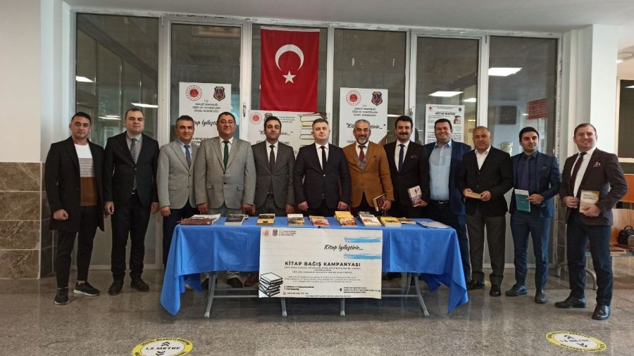 Mersin Erdemli’de “kitap İyileştirir” Kampanyası