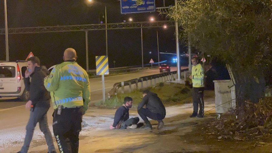 İş Yerine Silahlı Saldırı Yapıp, Peşlerine Düşen Polis Ekiplerine Ateş Ettiler