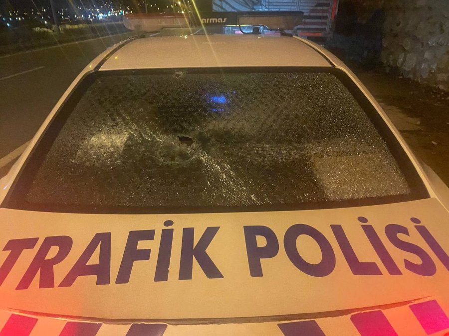 İş Yerine Silahlı Saldırı Yapıp, Peşlerine Düşen Polis Ekiplerine Ateş Ettiler