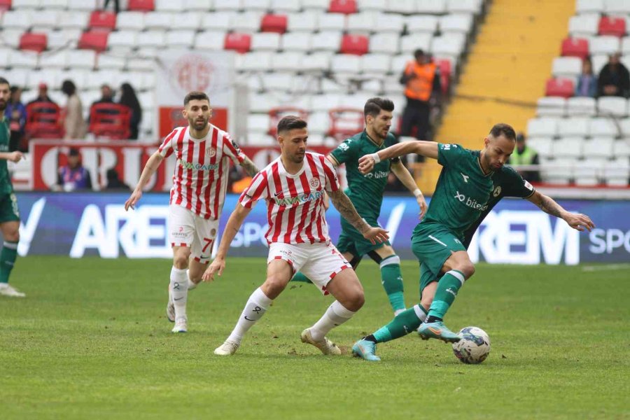 Spor Toto Süper Lig: Fta Antalyaspor: 1 - Giresunspor: 1 (ilk Yarı)