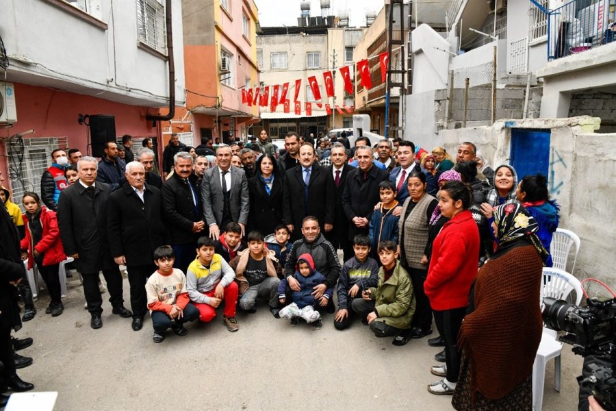 Vali Pehlivan, Romanlar İçin ’sosyal Dayanışma Merkezi’ Açılacağını Duyurdu