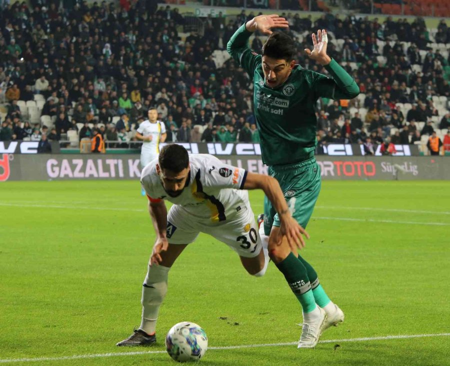 Spor Toto Süper Lig: Konyaspor: 0 - Ankaragücü: 0 (ilk Yarı)