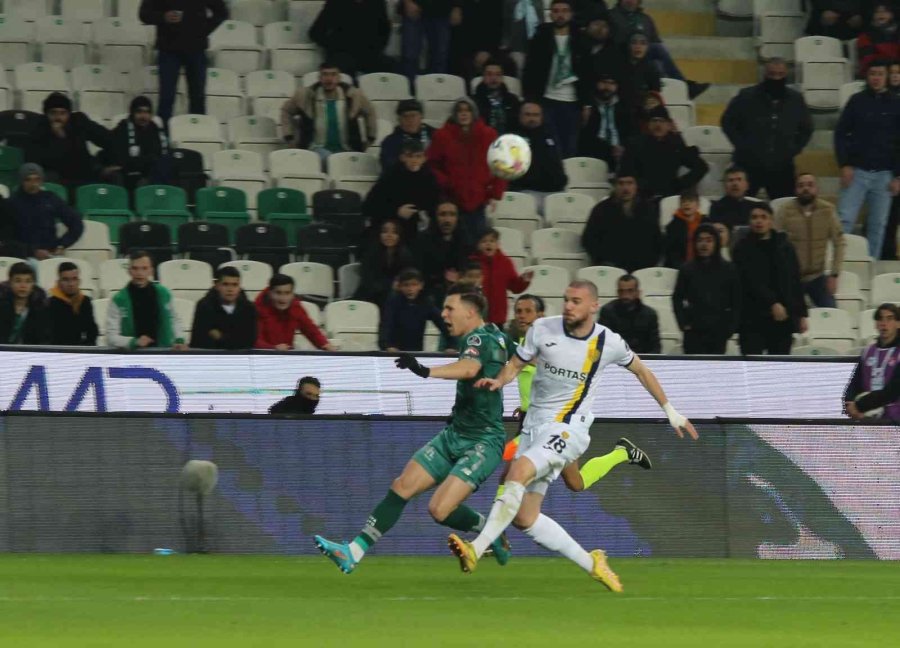 Spor Toto Süper Lig: Konyaspor: 0 - Ankaragücü: 0 (ilk Yarı)