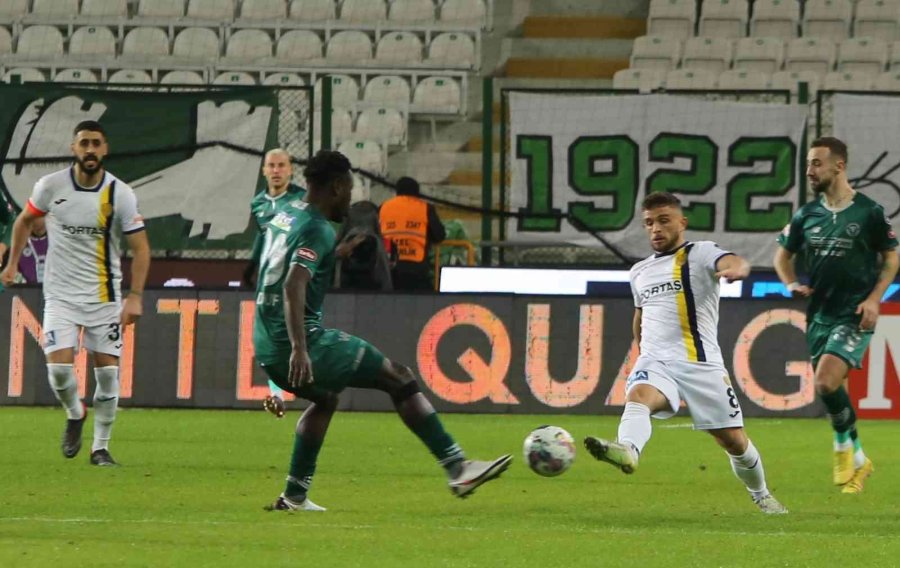 Spor Toto Süper Lig: Konyaspor: 0 - Ankaragücü: 0 (ilk Yarı)