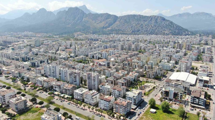 Antalya’da Oda Başkanı, Sayısı Artan Yabancı Emlakçılara Karşı Böyle Sitem Etti: “bizi İçlerine Almıyorlar”