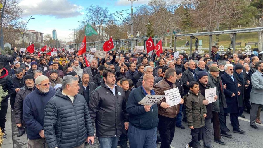 Konya’da Kur’an-ı Kerim’i Müdafaa Yürüyüşü