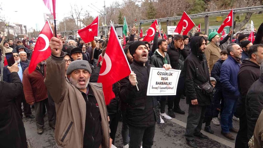 Konya’da Kur’an-ı Kerim’i Müdafaa Yürüyüşü