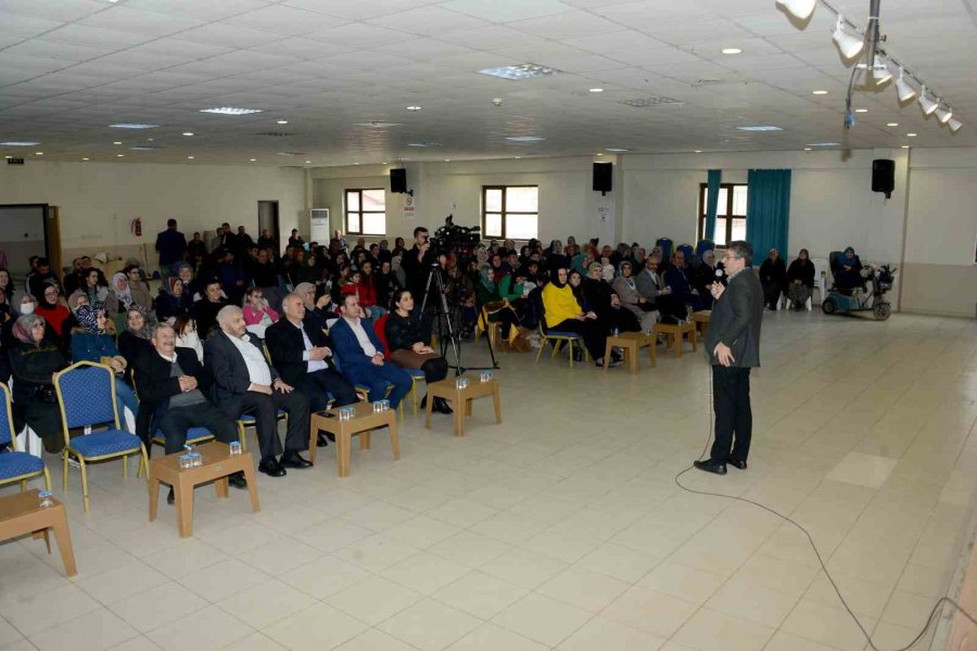 Konya Büyükşehir İlçe Şehir Konferanslarıyla Kültür Hayatını Canlandırıyor