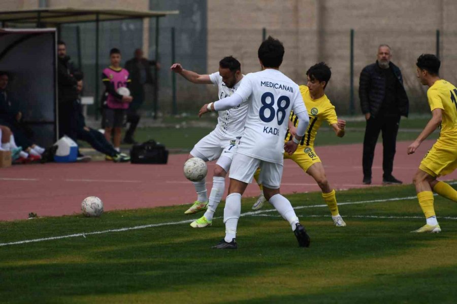 Tff 2. Lig: Tarsus İdman Yurdu: 0 - Menemen Futbol Kulübü: 2