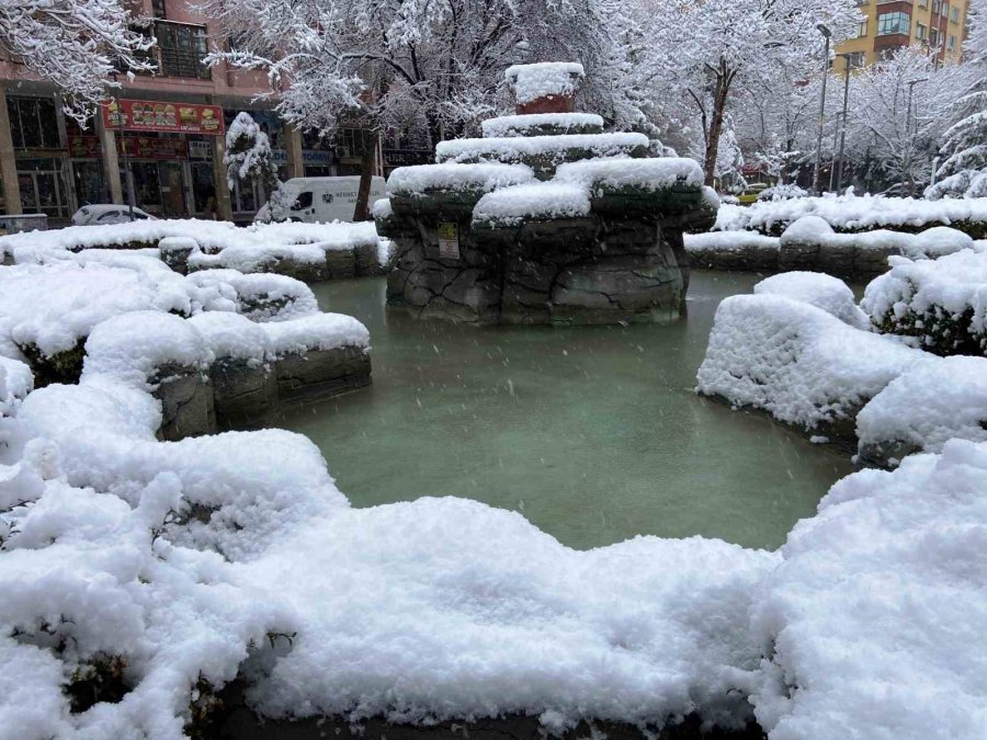 Konya, Yağan Karla Beyaza Büründü