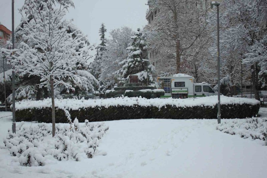 Konya, Yağan Karla Beyaza Büründü