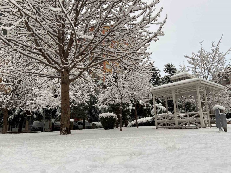 Konya, Yağan Karla Beyaza Büründü