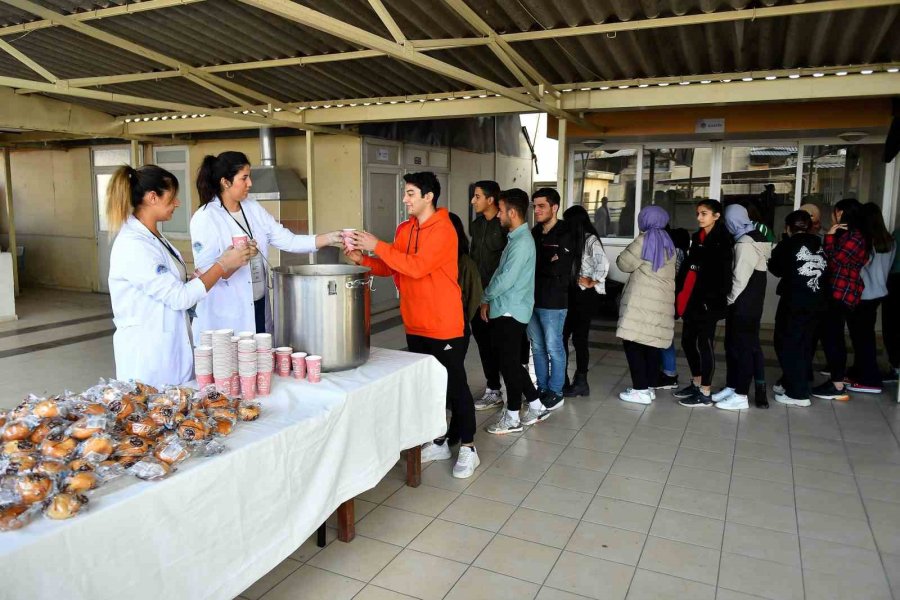 Mersin Büyükşehir Belediyesi Her Alanda Öğrencilerin Yanında