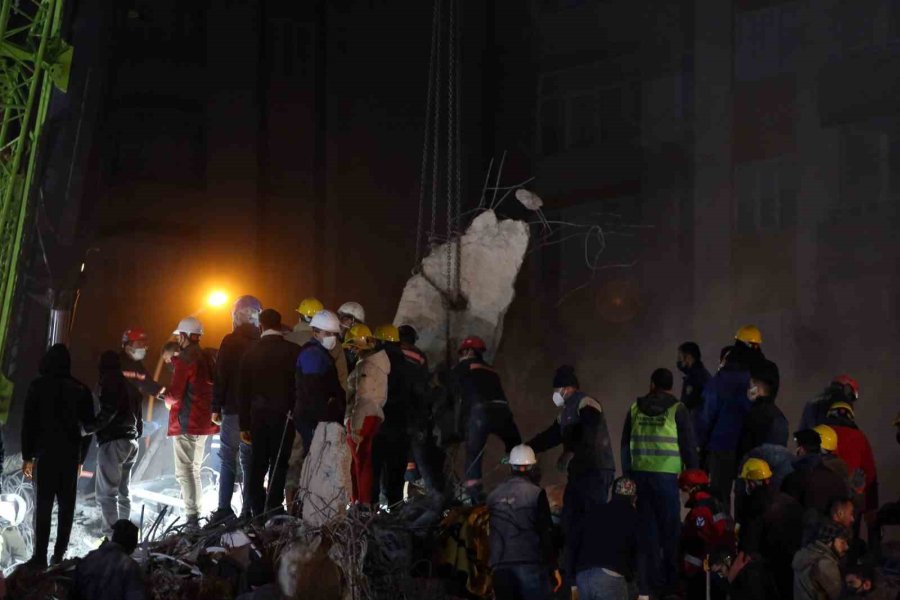 Adana’da Depremzedeler Çadırlarda Yaşıyor