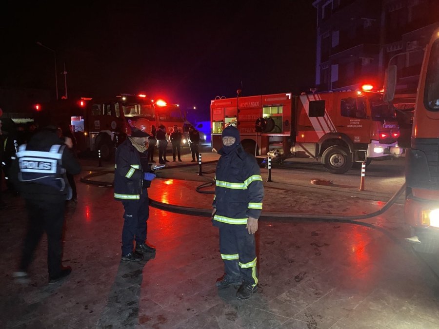 Adıyaman’da Alışveriş Merkezinde Korkutan Yangın