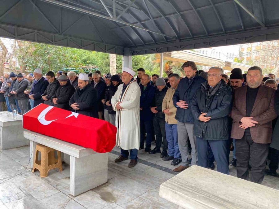 Deprem Bölgesine Giderken Hayatını Kaybeden Hüseyin Hamarat Son Yolculuğa Uğurlandı