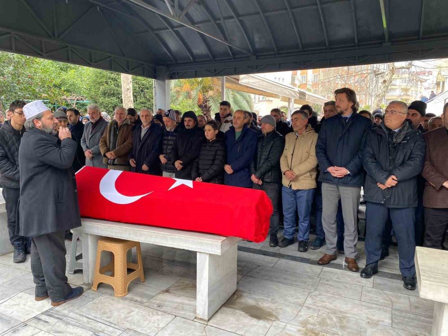 Deprem Bölgesine Giderken Hayatını Kaybeden Hüseyin Hamarat Son Yolculuğa Uğurlandı