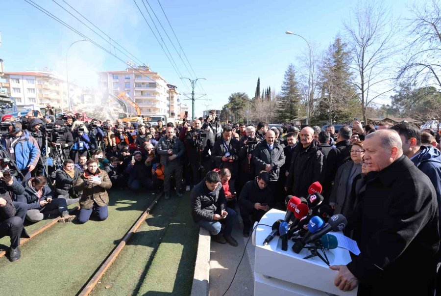 Cumhurbaşkanı Erdoğan: "14 Bin 14 Kişi Hayatını Kaybetti, 63 Bin 794 Vatandaşımız Yaralandı"