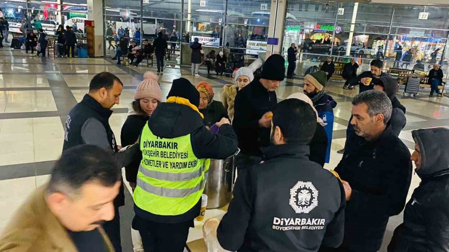 Büyükşehir Belediyesi Depremzedeler İçin Seferber Oldu