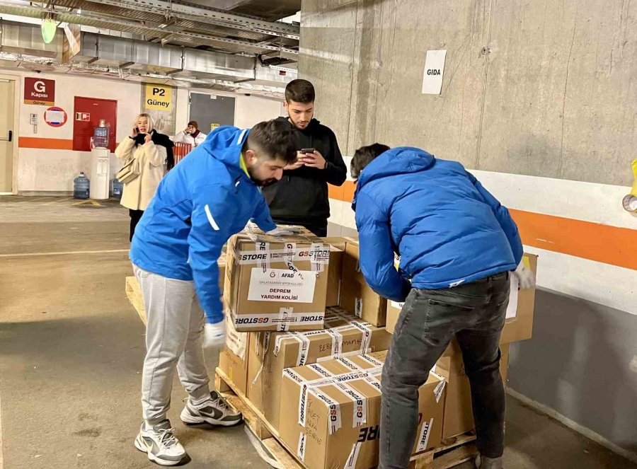 Nef Stadyumu’nda Yardım Çalışmaları Devam Ediyor