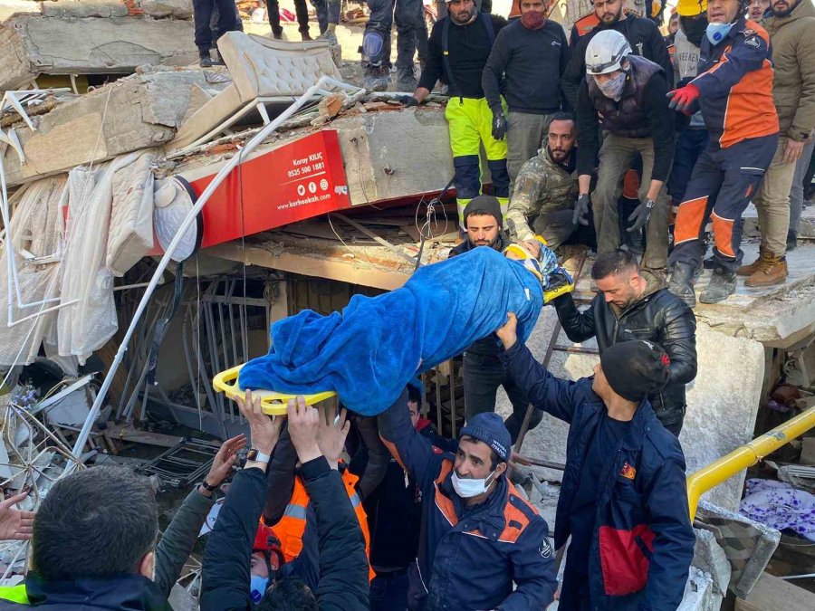 Hatay’da 84 Saat Sonra Enkazdan Sevindirici Haber: "hoş Geldin Kerem"