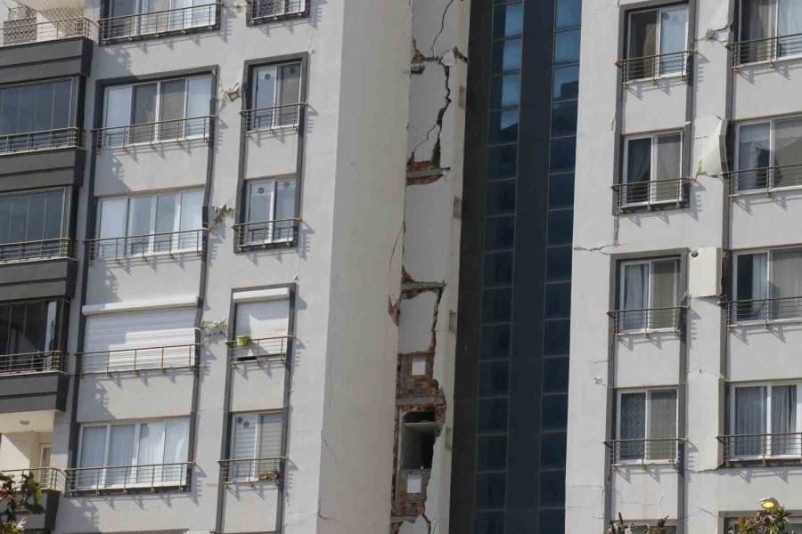 İskenderun’da Tahribat Havadan Görüntülendi