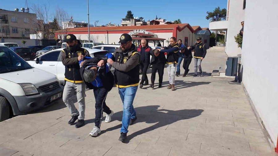 Adana’da Depremi Fırsat Bilen 6 Hırsızlık Zanlısı Suçüstü Yakalandı