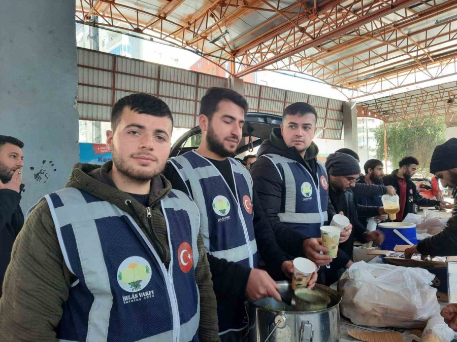 İhlas Pazarlama, Evleri Enkaz Altında Kalan Müşterilerinin Tüm Borçlarını Siliyor