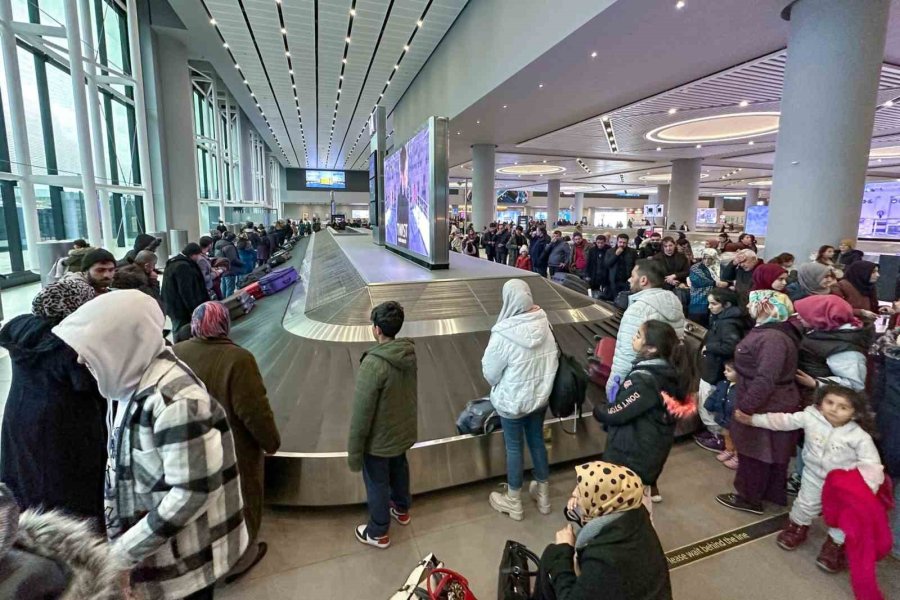 İstanbul’a Yakınlarının Yanına Gelen Depremzedeler Yaşadıkları O Anları Anlattı