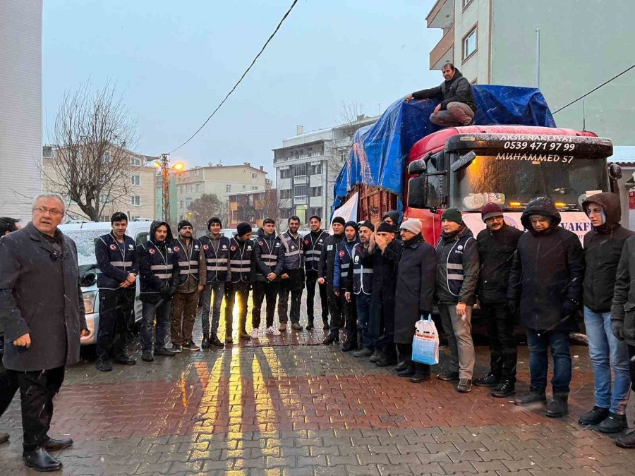 İhlas Pazarlama, Evleri Enkaz Altında Kalan Müşterilerinin Tüm Borçlarını Siliyor