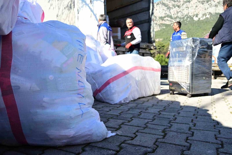 Kemer’den Depremzedelere Duygusal Mesajlar