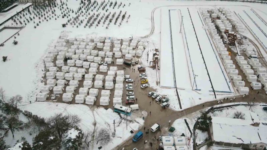 Depremin Ardından Malatya’da Yaralar Sarılıyor