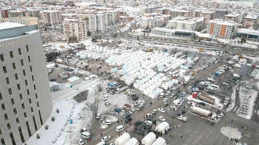 Depremin Ardından Malatya’da Yaralar Sarılıyor