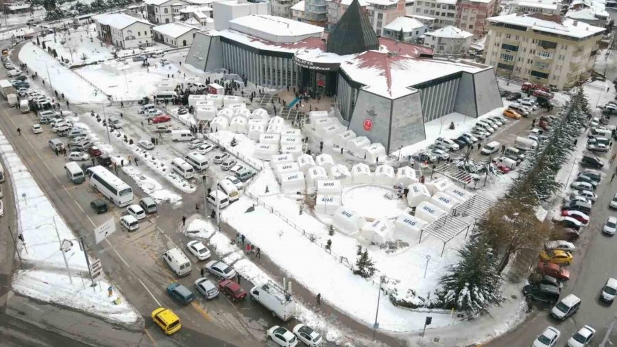 Depremin Ardından Malatya’da Yaralar Sarılıyor