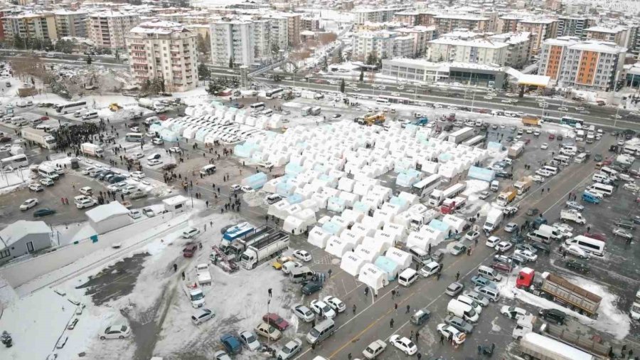 Depremin Ardından Malatya’da Yaralar Sarılıyor