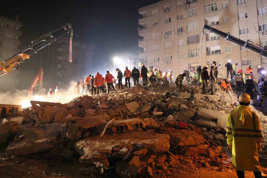 Osmaniye’de Gece Saatlerinde Çalışmalar Dron İle Görüntülendi