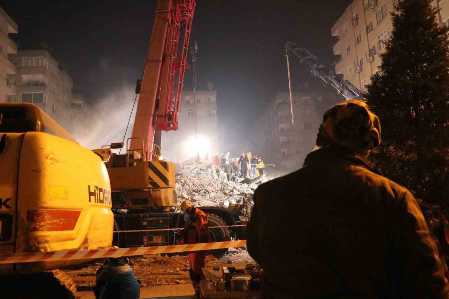 Osmaniye’de Gece Saatlerinde Çalışmalar Dron İle Görüntülendi