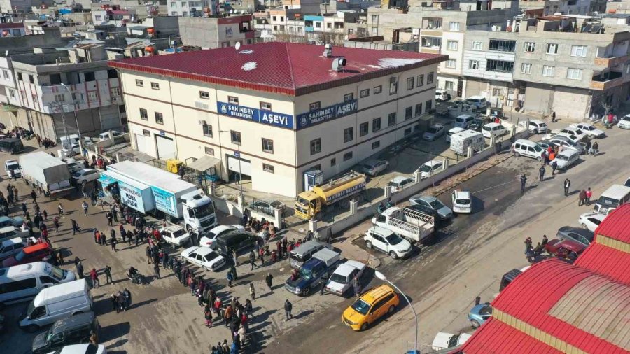 Şahinbey’de Depremzedelere Kumanya Desteği