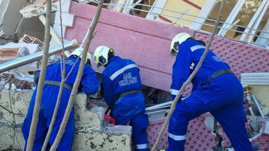 Ukraynalı Arama-kurtarma Ekibi Hatay’da Çalışmalarına Başladı